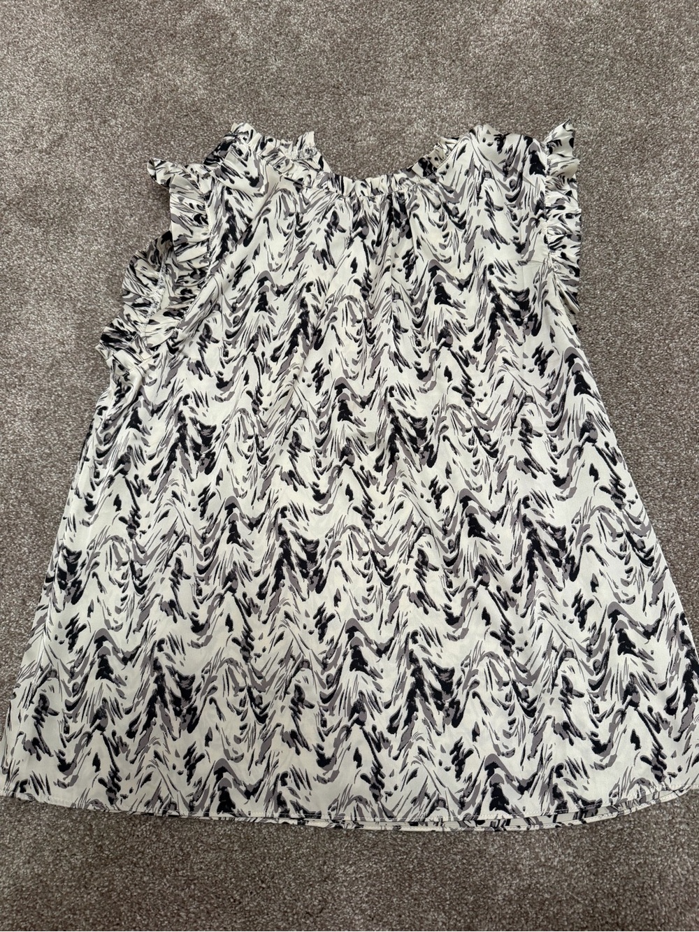 Black & White Ruffle-Sleeve Printed Blouse